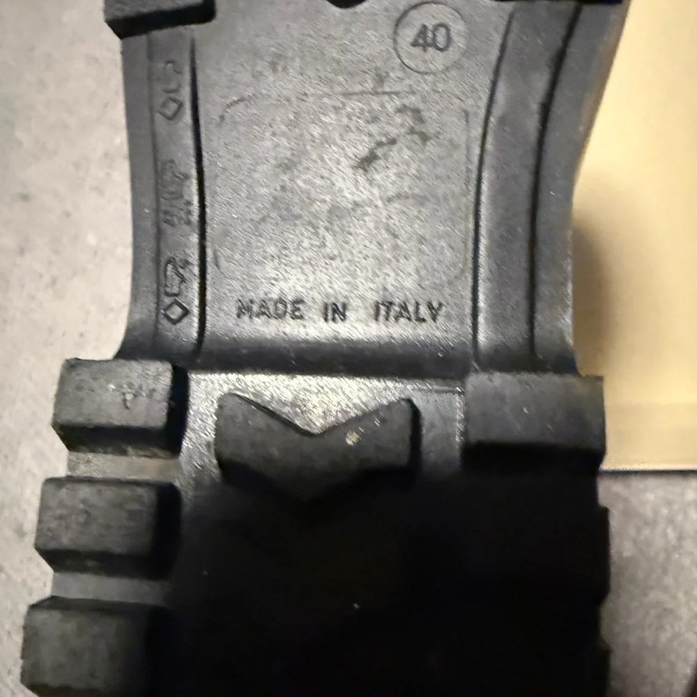 Burberry Tan and Black Very pretty Patterned Women's Rain Boots - Picture 5 of 10